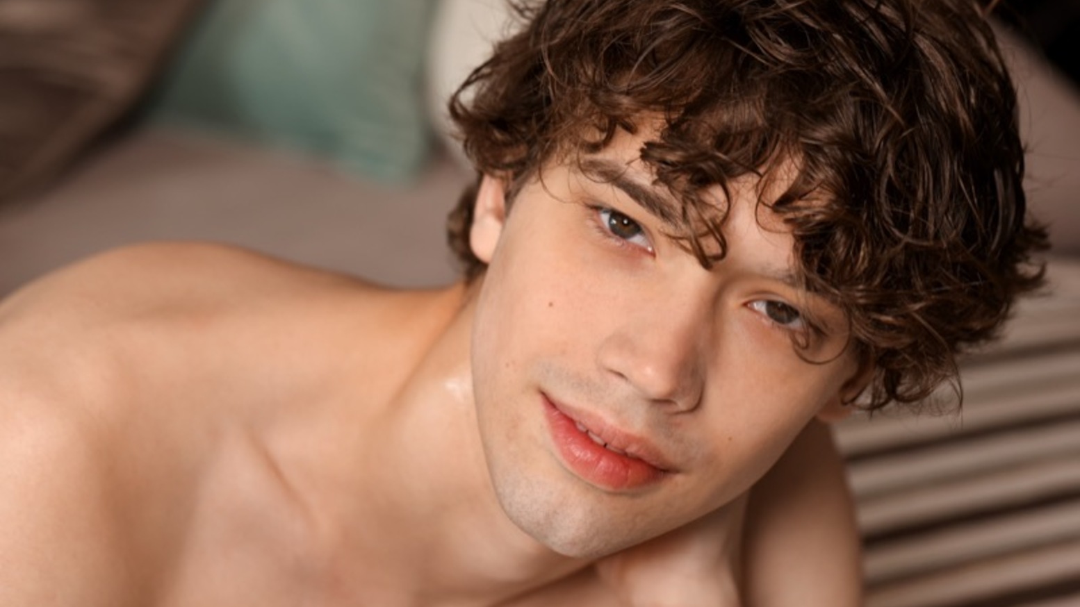 Calvin Rivas Brings Czech Charm