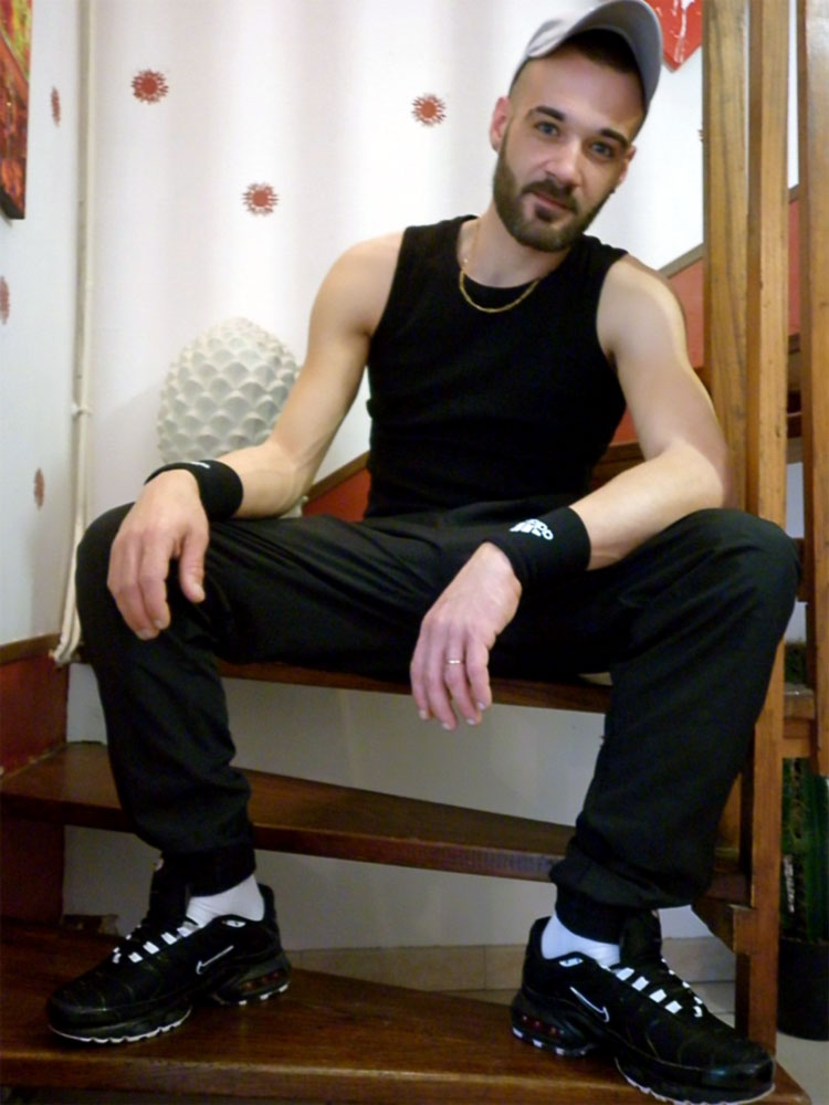 Woody Tof performer profile