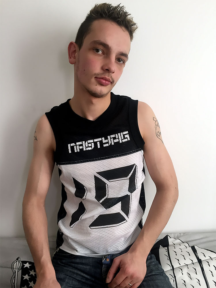 KrissX performer profile