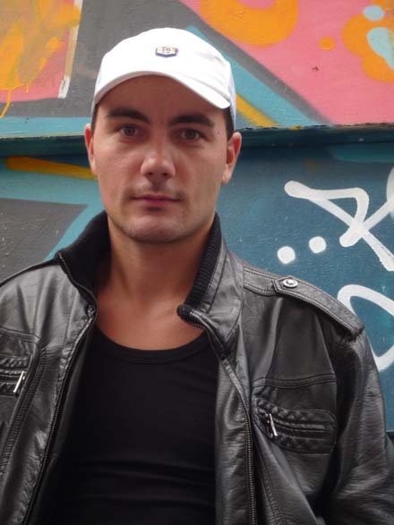 Julien Wellman performer profile