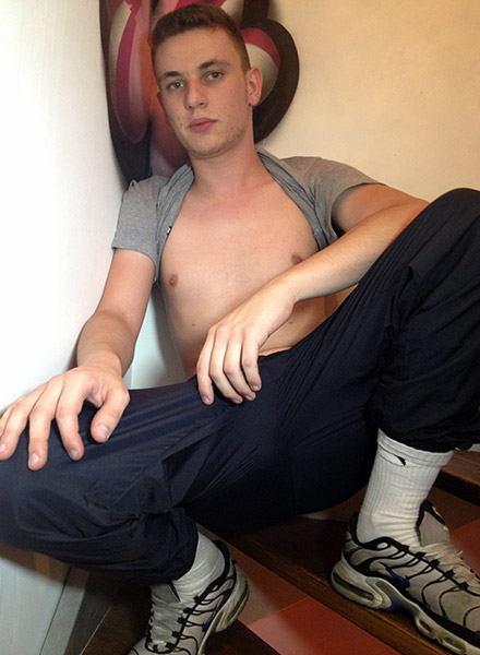 Niko Rekins performer profile