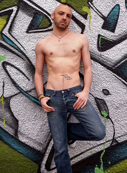 Niko Corsica performer profile