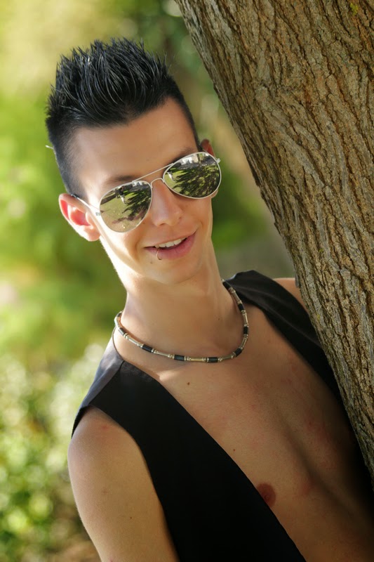 Teddy Works performer profile