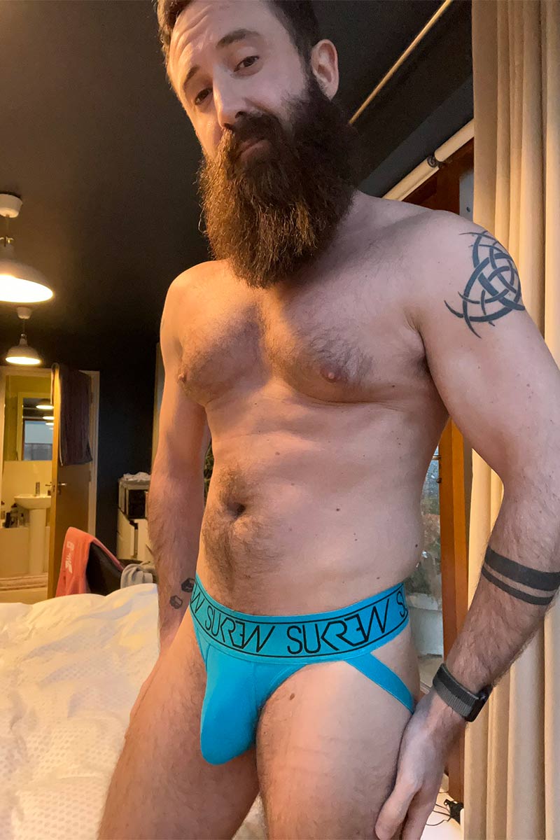 CJBeardedBrit performer profile