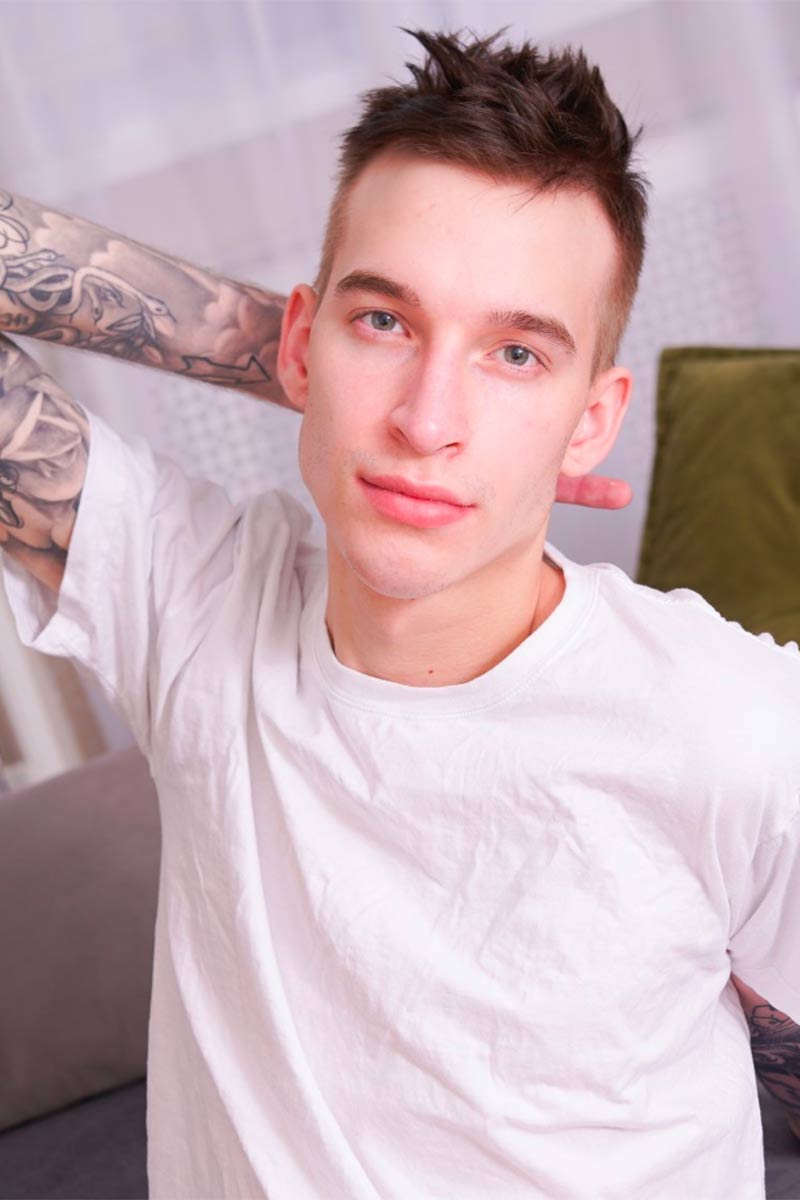 Russell Kern performer profile