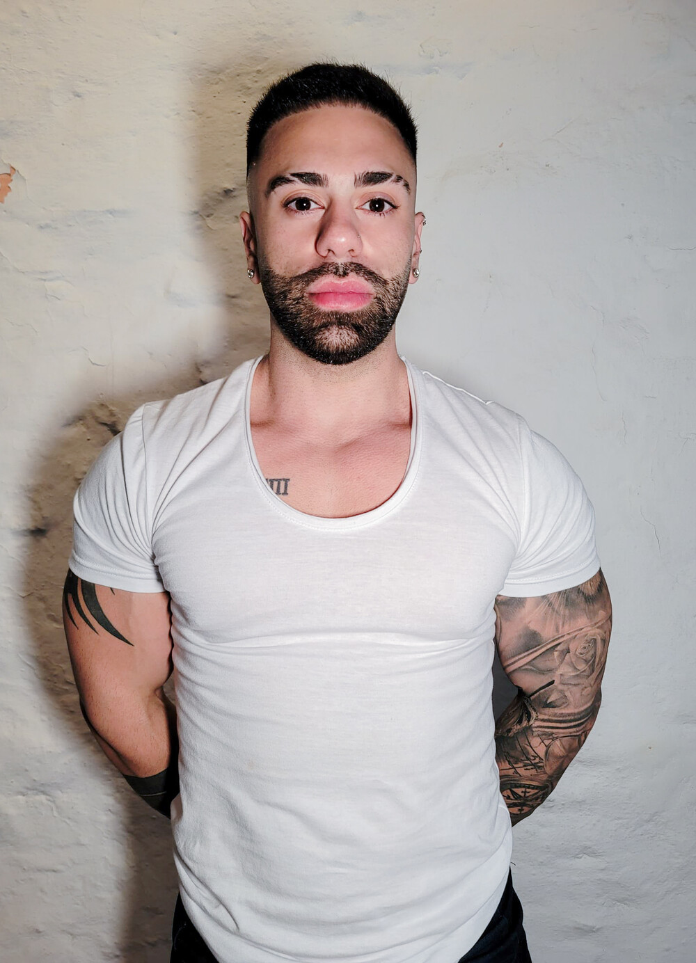 Milton Escudero performer profile
