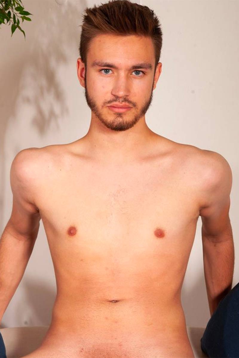 Tomas Dolnak performer profile