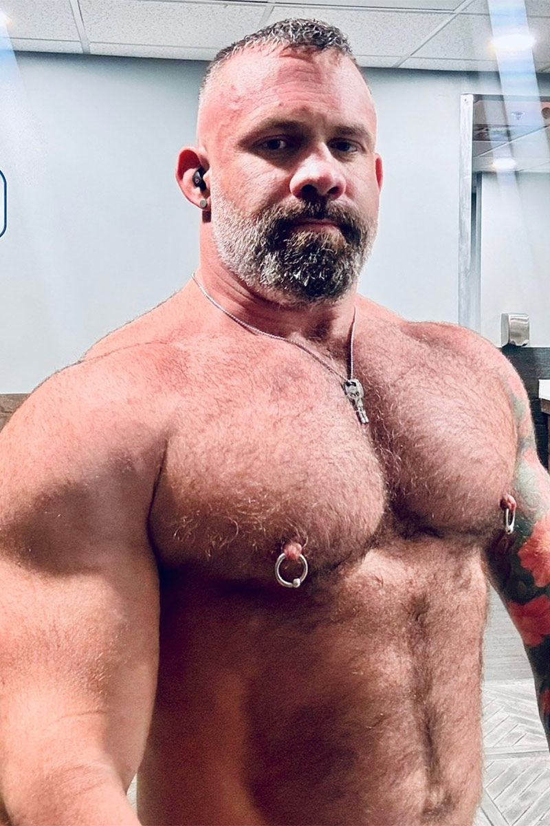 DaddyGymRat performer profile