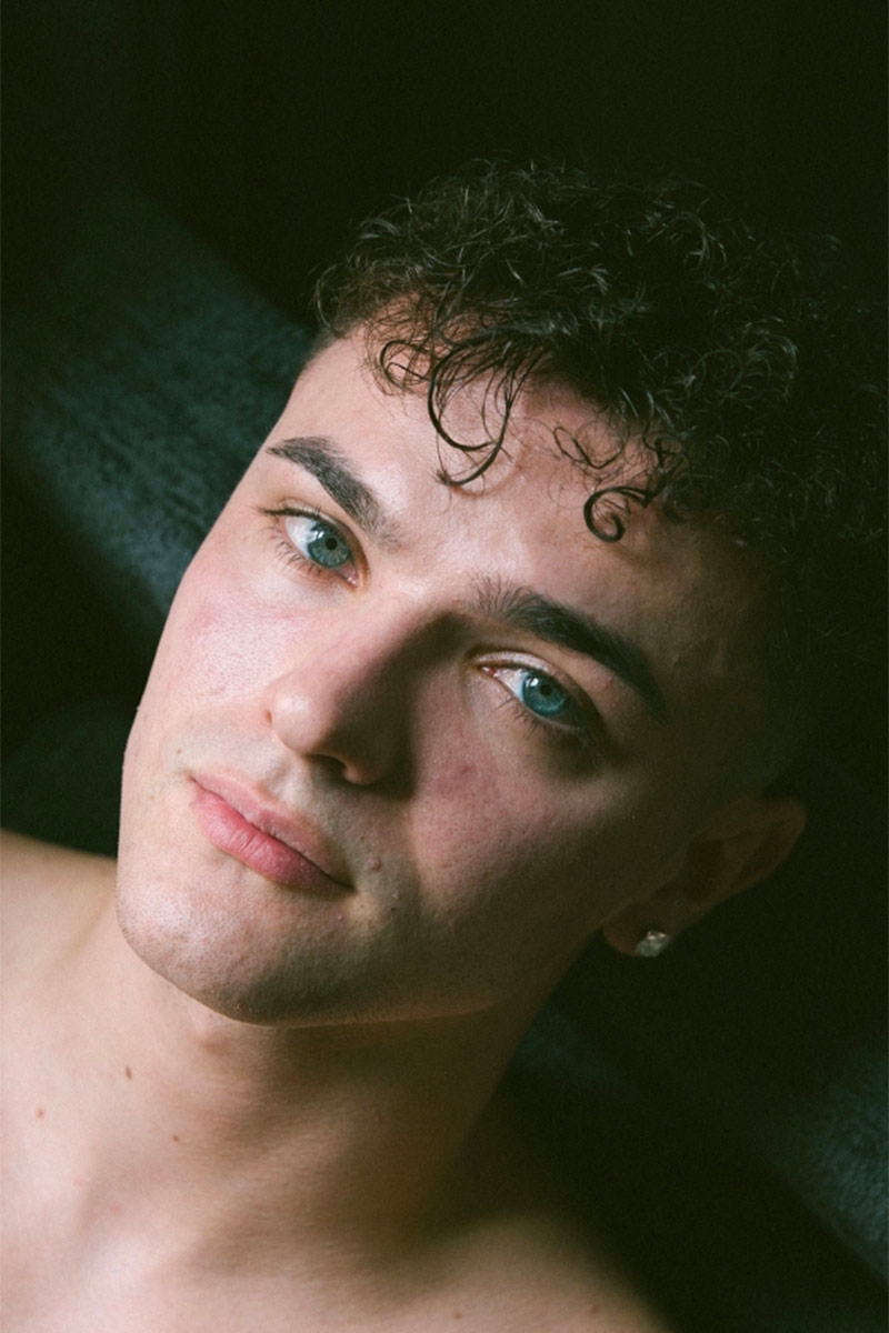 Aaron Elias performer profile