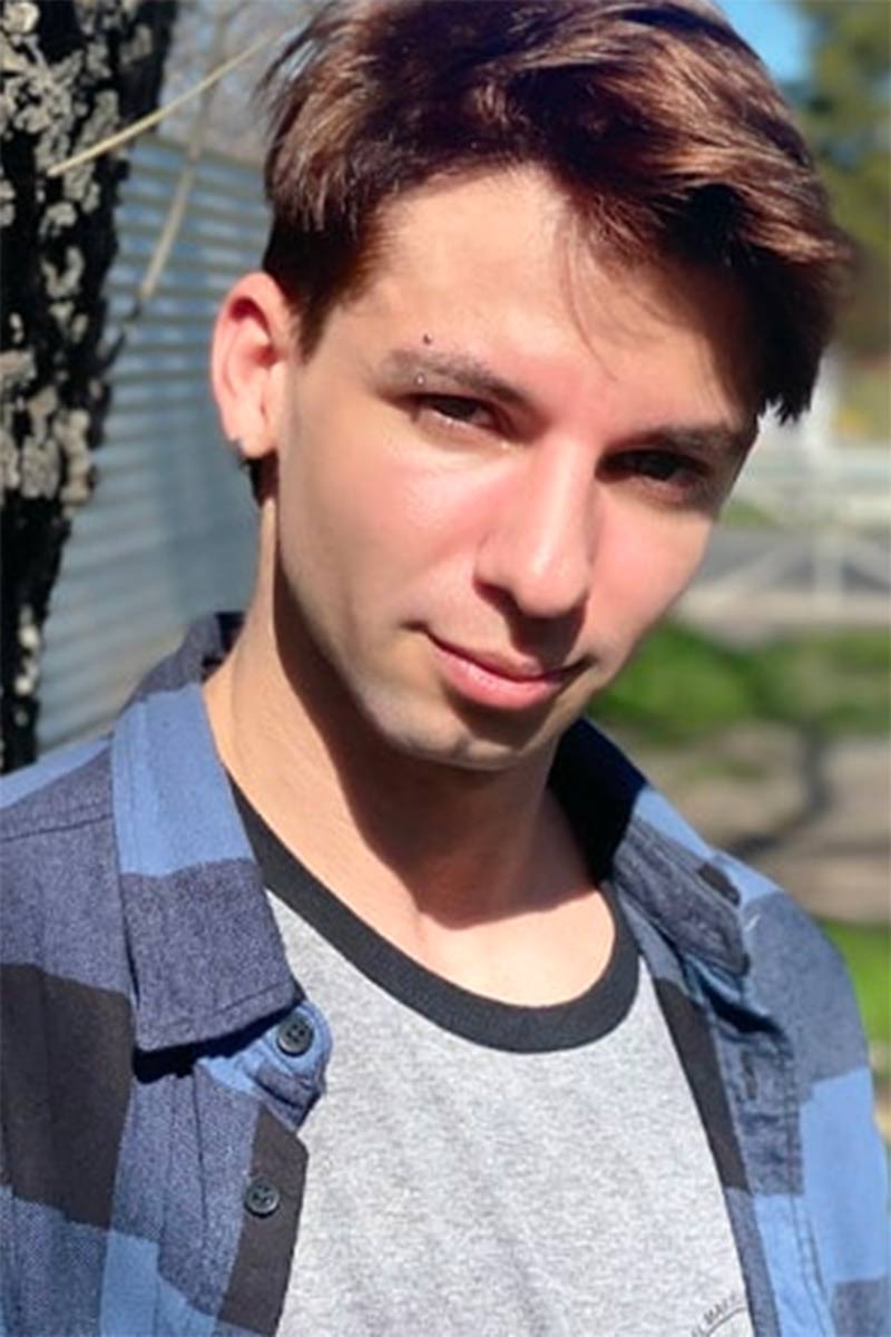 Lorenzo August performer profile