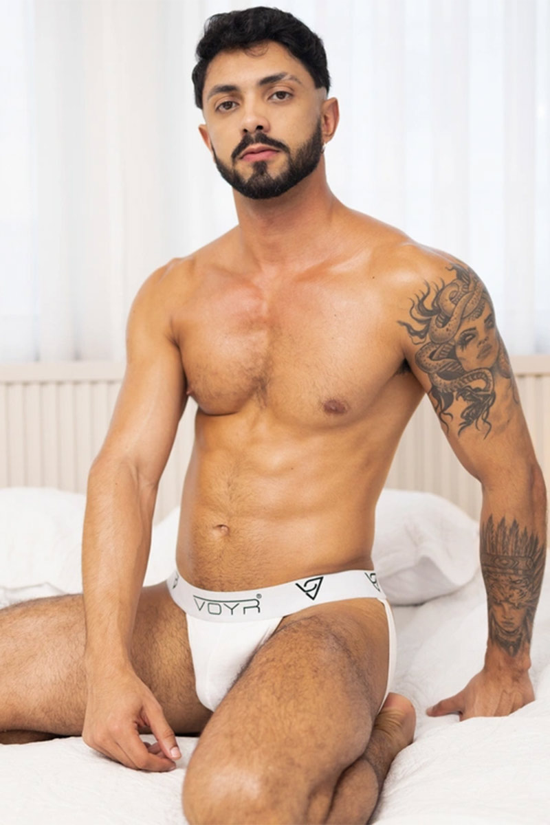 Di Carvalho performer profile