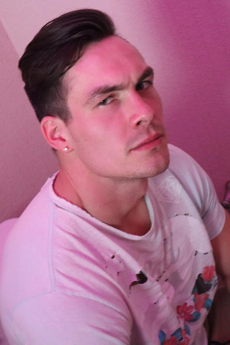 Trevor Daniels performer profile