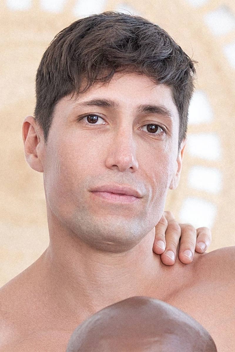 Feli Adriano performer profile