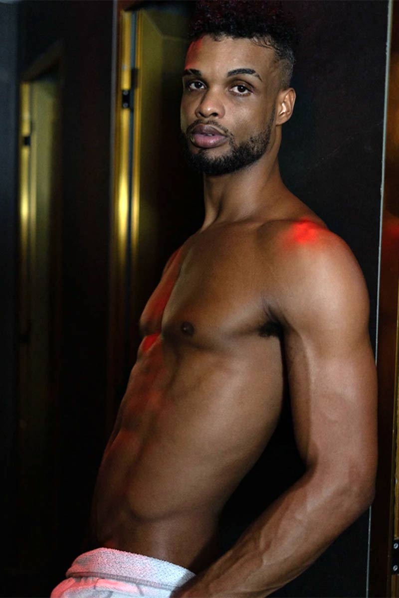 Ian Medeiros performer profile