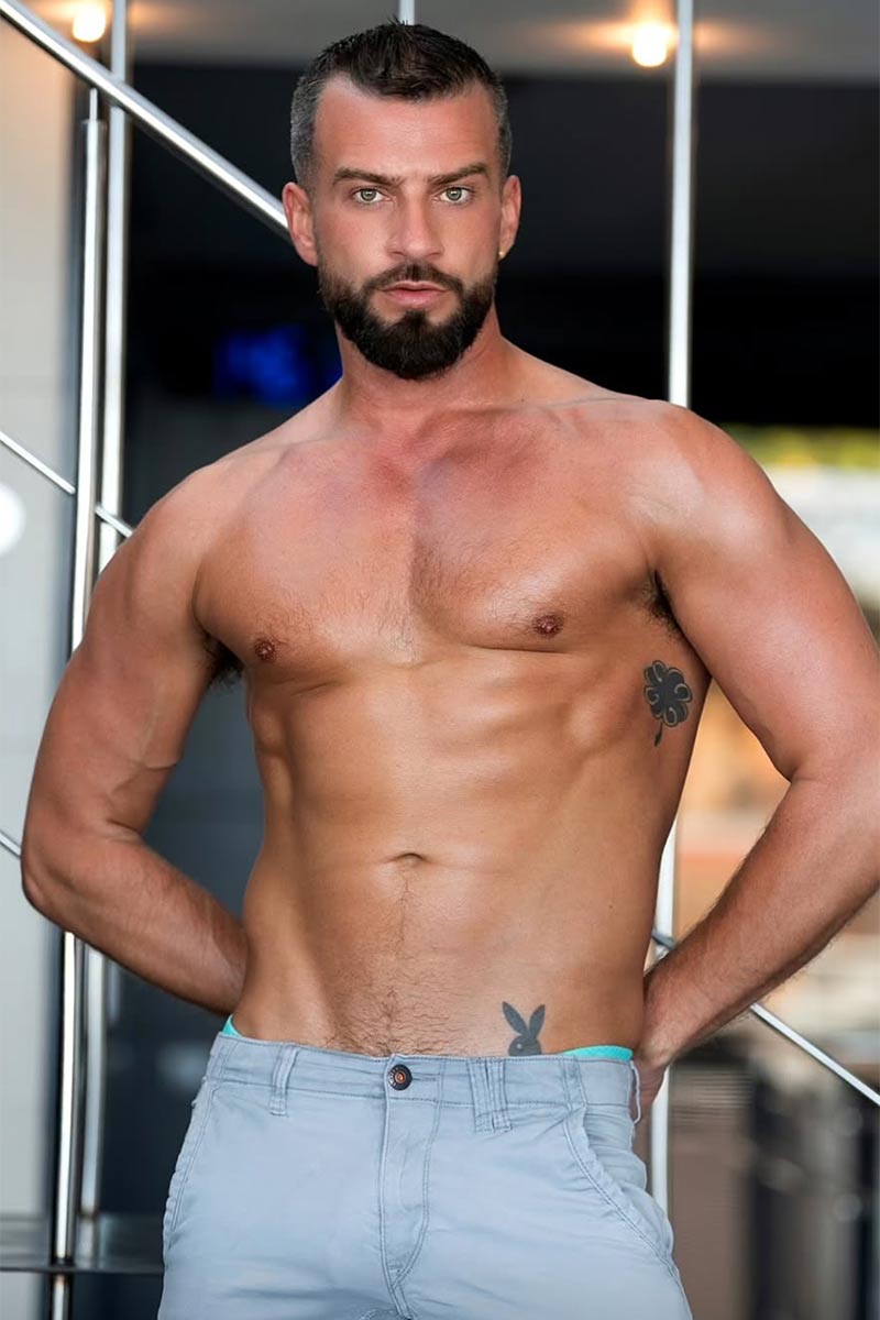 Alex Brand performer profile