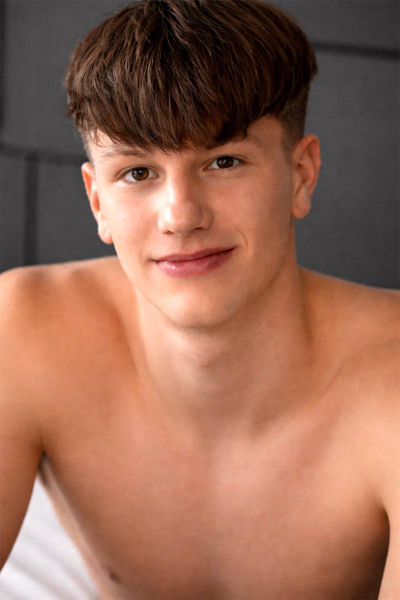 Gary Thomson performer profile