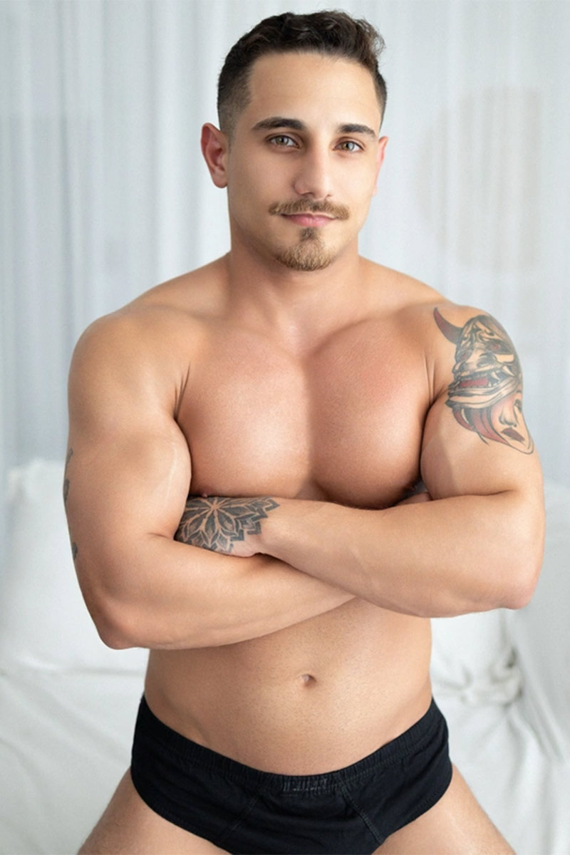 Dom Wolf performer profile