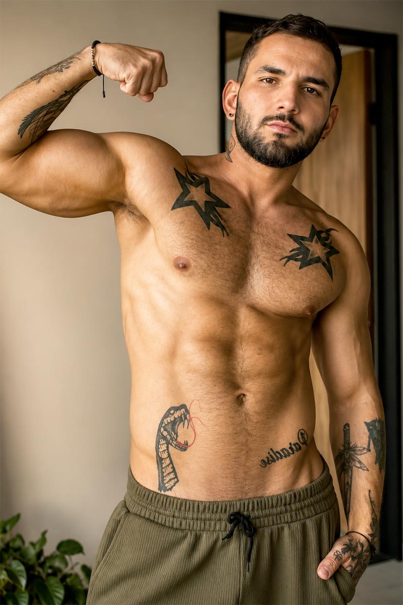 Alextremo performer profile