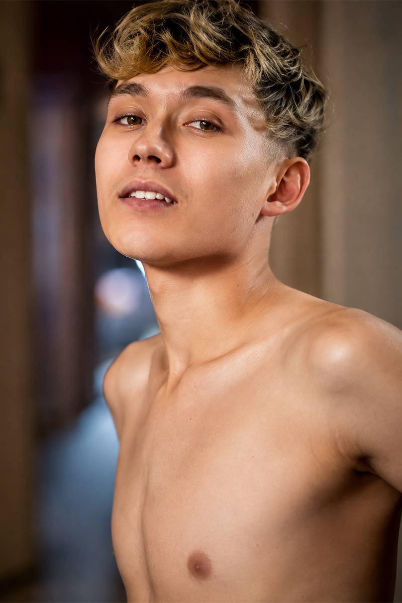 Leo West performer profile