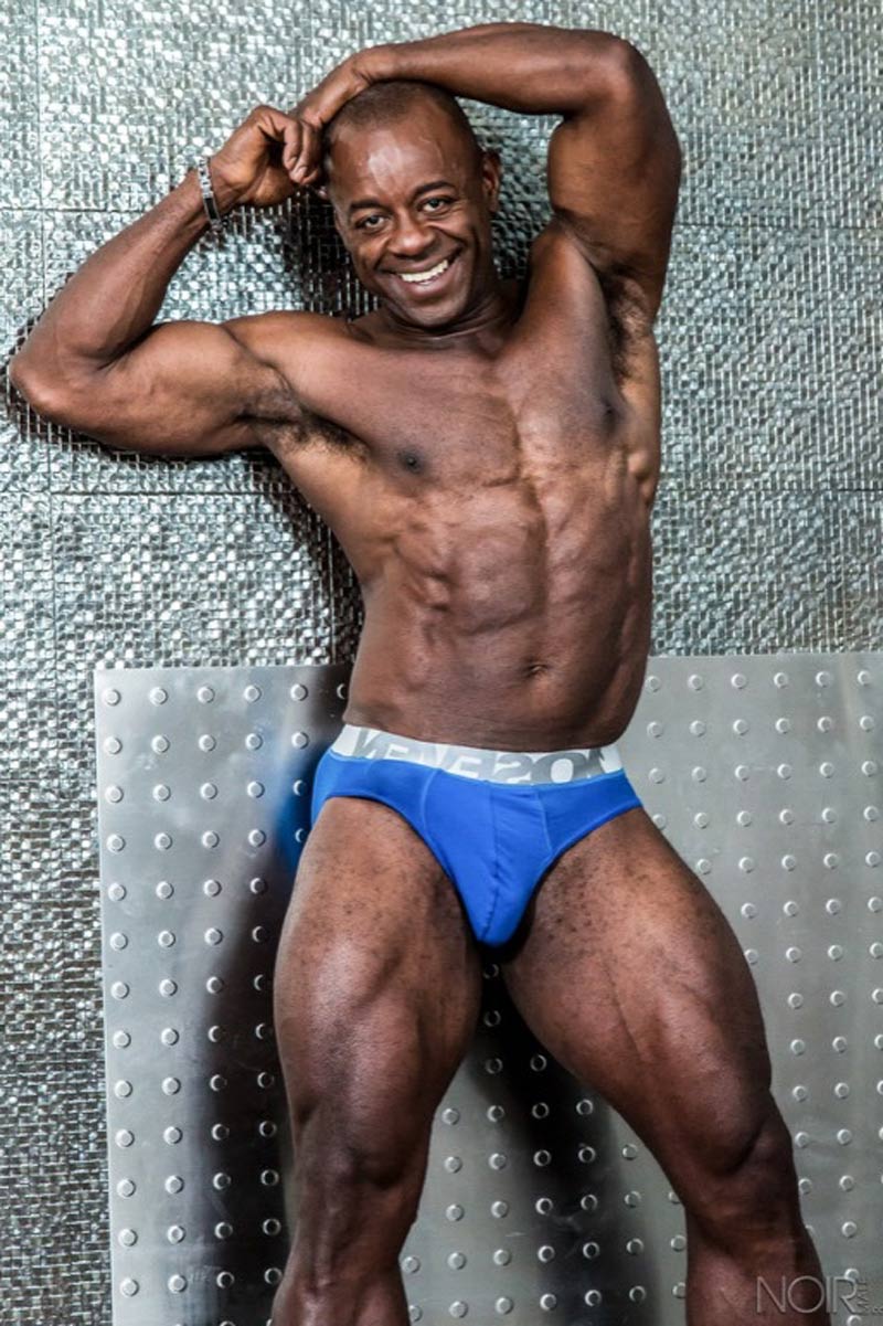 Aaron Trainer performer profile