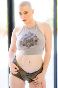Riley Nixon performer profile