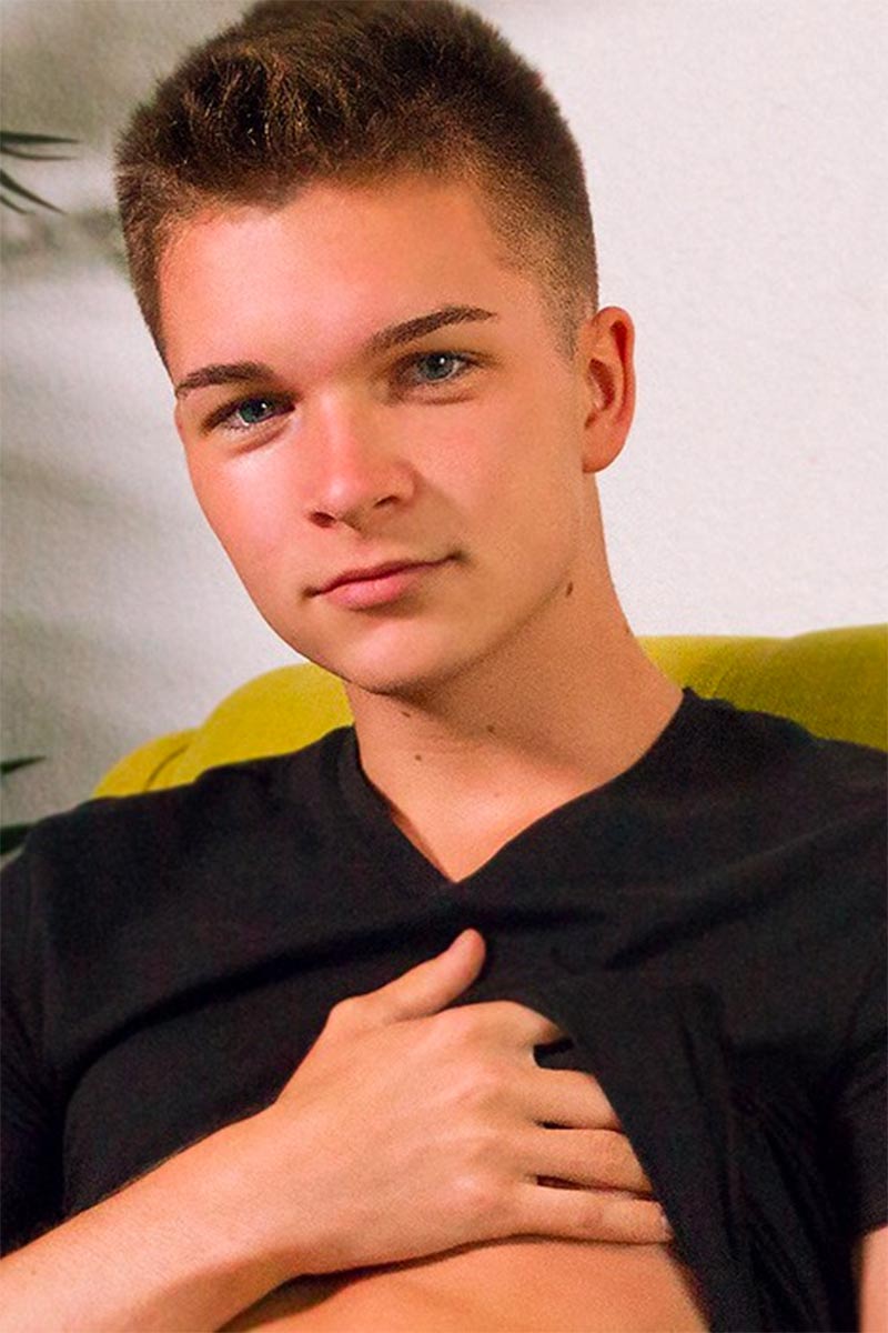 Taylor Coleman performer profile