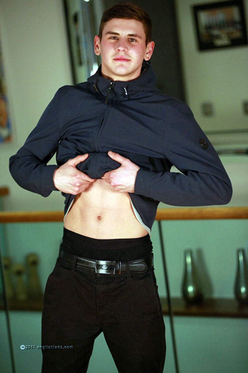 Dominic Moore performer profile
