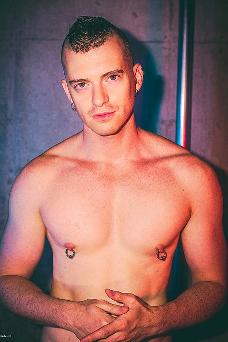 Axel Abysse performer profile