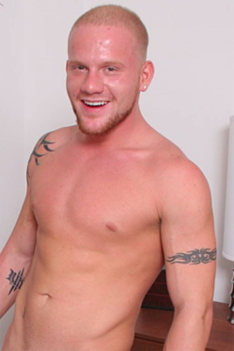 Luke Riley performer profile