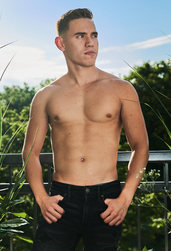 Oliver Hunt performer profile