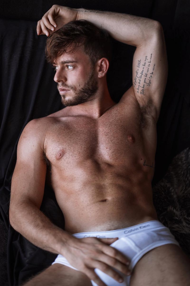 Manuel Reyes performer profile