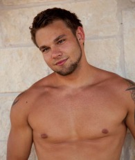 Logan Taylor performer profile