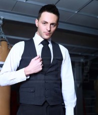 Riley Tess performer profile