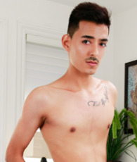 Derrick (NDT) performer profile