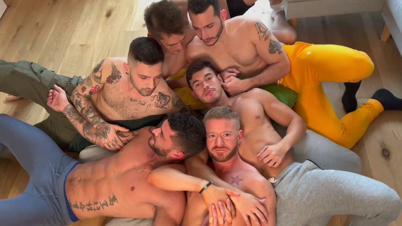 Hot Orgy Between 6 Orgy Friends