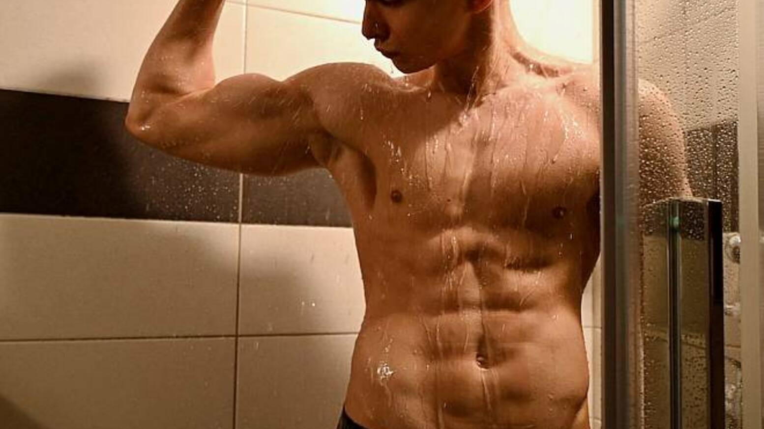 Shower Muscle Worship