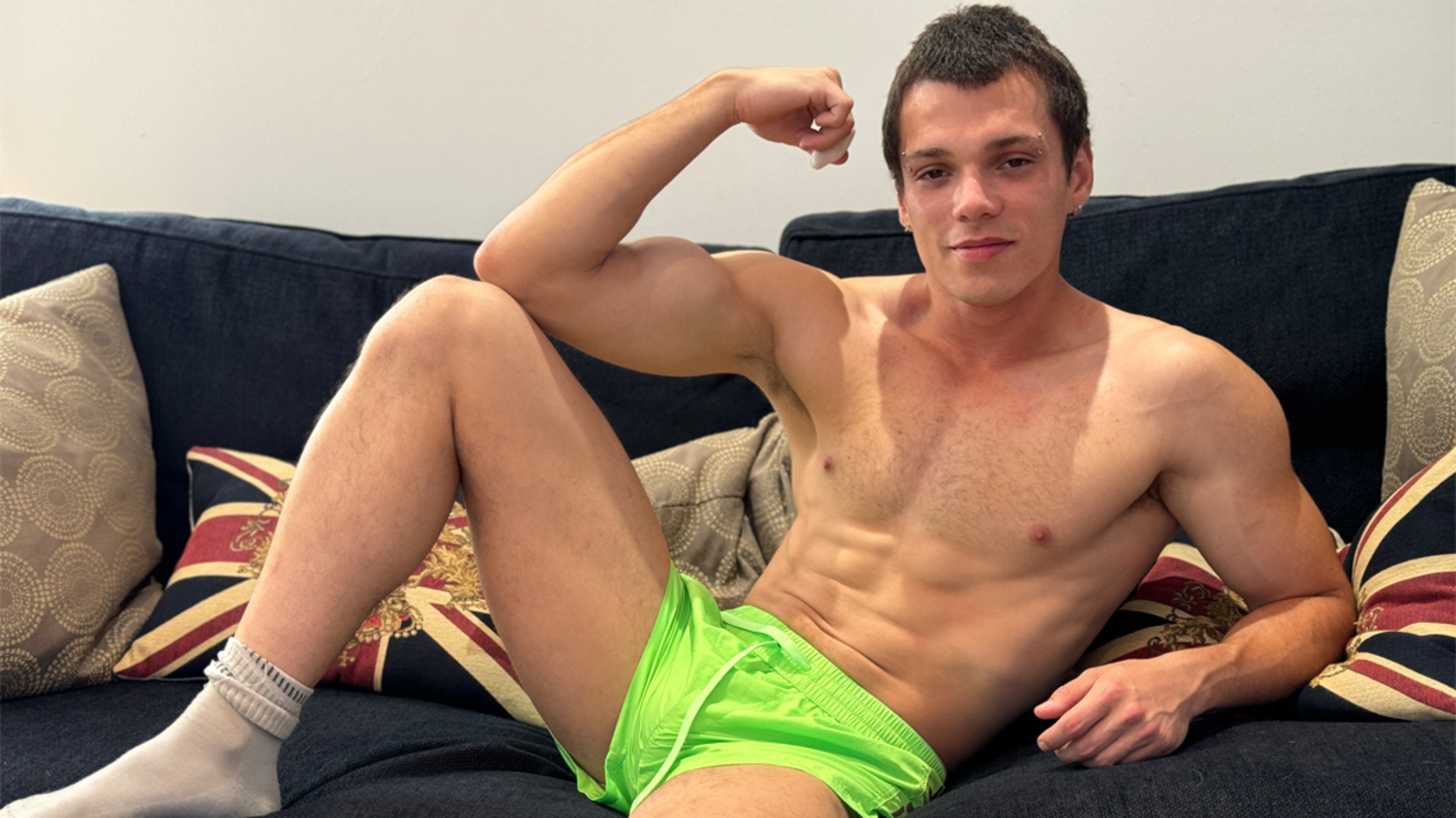 Muscular British Lad Shows Off His Hole & Wanks His Thick Uncut Cock!