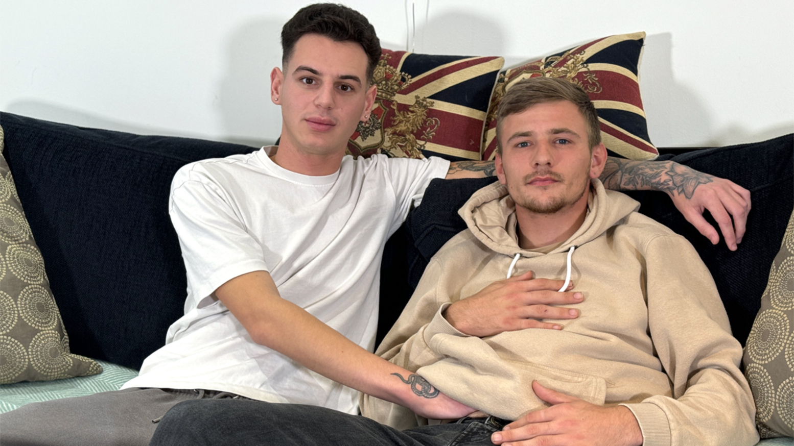 Straight Footballer gets his 1st Man Blow & his Uncut Cock Squirts Cum!