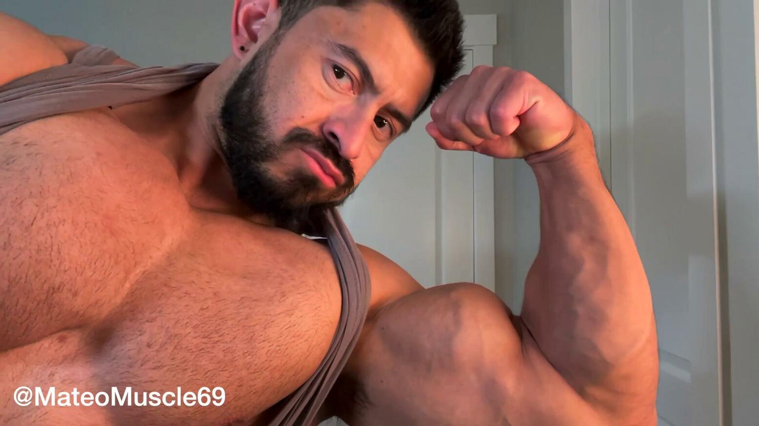 Bodybuilder Chest Worship