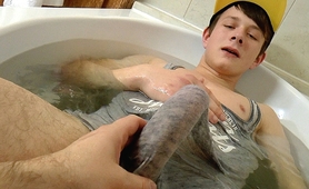 Bathtub Handjob 